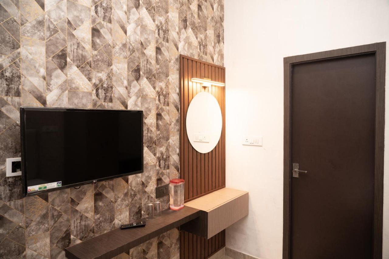 Hotel Holy Land Varanasi Exterior foto
