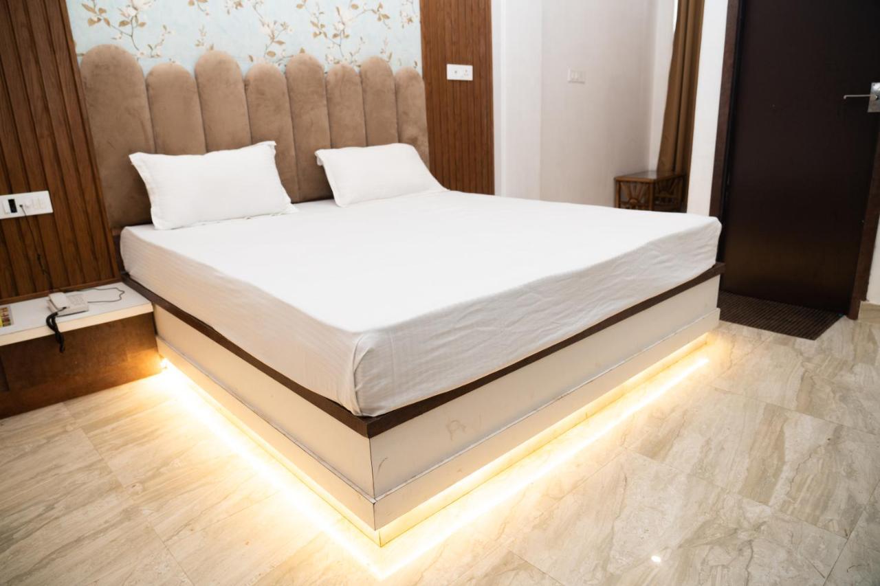 Hotel Holy Land Varanasi Exterior foto