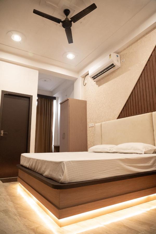 Hotel Holy Land Varanasi Exterior foto