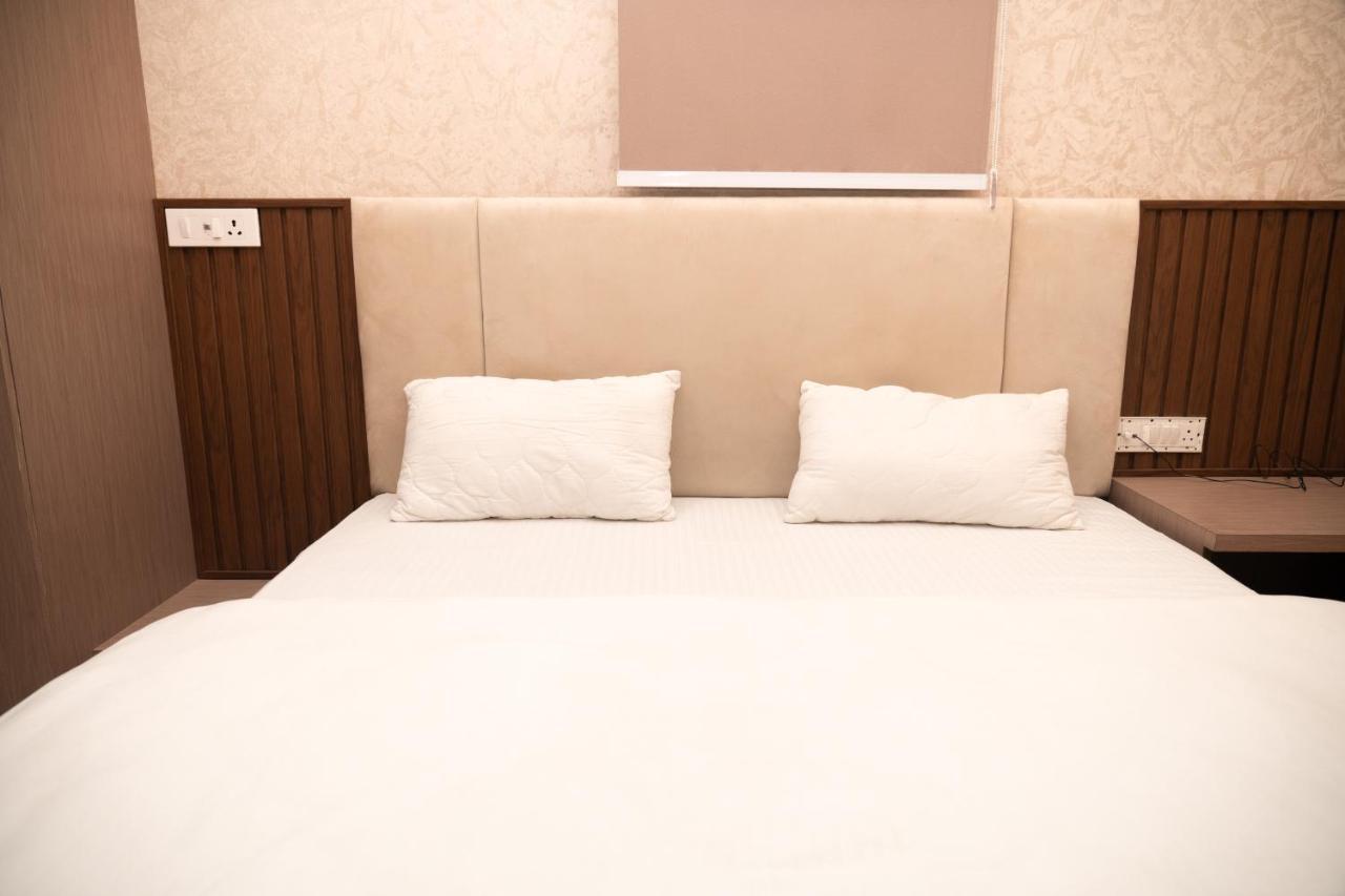 Hotel Holy Land Varanasi Exterior foto